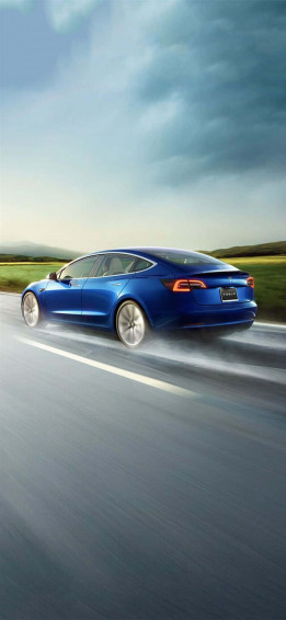 Tesla S Innovative Smartphone Takes Mobile Technology To