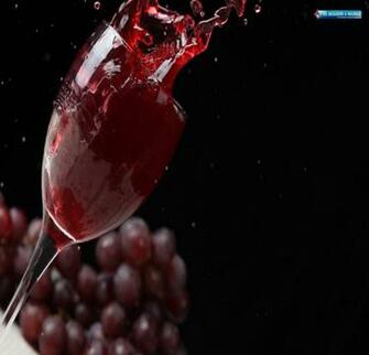 Wine And Grapes HD Wallpaper