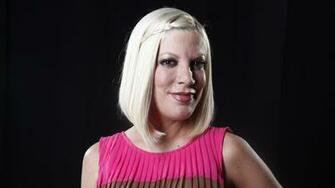 HD Wallpaper Tori Spelling Smile Blonde