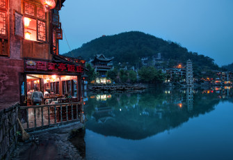 Authentic Ancient Chinese Town Called Feng Huang Oc