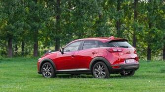 Mazda Cx HD Wallpaper Kodo Lady In Red