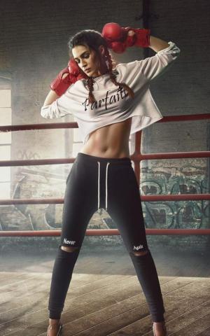 Kriti Sanon In Boxer Suit 4k Ultra HD Mobile Wallpaper Bollywood