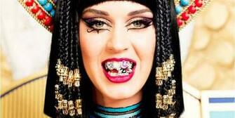 Katy Perry Transforms Into Cleopatra For Dark Horse Video Photo