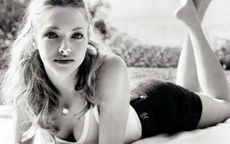 In A Box With Me Amanda Seyfried Hot Wallpaper