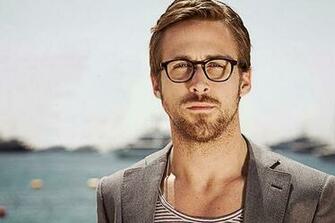 Ryan Gosling In White Dress Photo Image