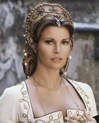 Raquel Welch Photos Wallpaper Aaa