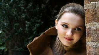 Abigail Breslin Wallpaper