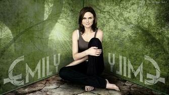 Emily Deschanel Wallpaper By Ngrubor