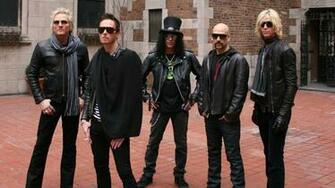 Wallpaper Velvet Revolver House
