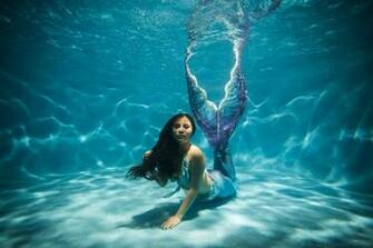 Comme Une Sirene Dans L Eau