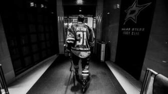 Seguin Undergoes Shoulder Surgery