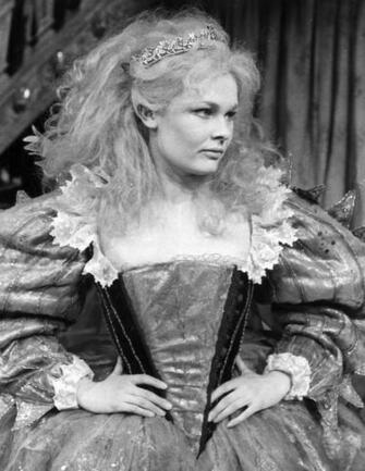 Young Judi Dench One Of The Best Actresses In World Stars