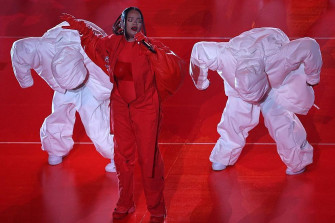 Super Bowl Photos See Pics Of Rihanna S Halftime Show