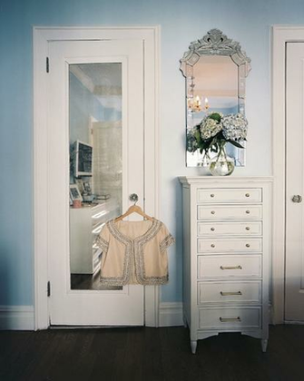 Use Arrow Keys To More Closets Swipe Photo