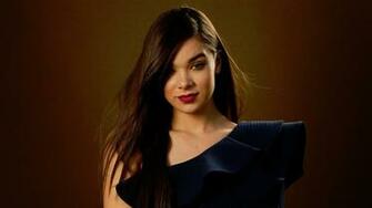 Hailee Steinfeld HD Wallpaper