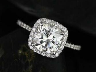 Halo Engagement Rings Moissanite