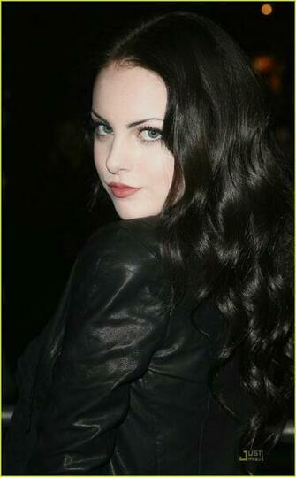 Elizabeth Gillies Wallpaper HD