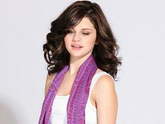 Selena Gomez Wallpaper For Mobile Desktop