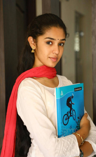 Uppena College Student Sangeetha 0qmu8u6msgaqrfo0 Wallpaper