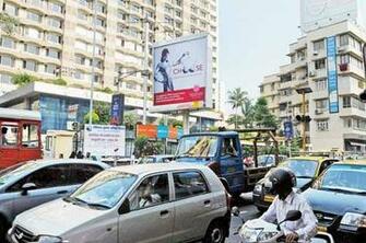 Getting Attention The Hoarding Near Mahalaxmi Temple In South Mumbai