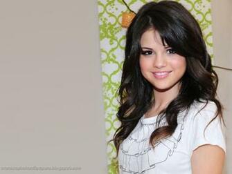 Dexzone HD Wallpaper Selena Gomez