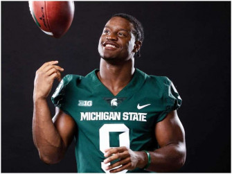 Kenneth Walker Iii Bio Age Height Girlfriend Net Worth Wallpaper