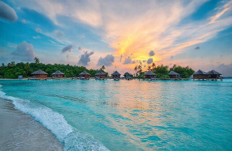 Maldives Island Resorts Wallpaper