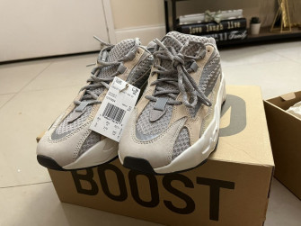 Adidas Yeezy Boost V2 Cream Size