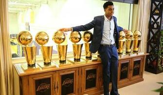 Bryant Y D Angelo Russell Se Comprometieron A Sorprender Al Mundo De