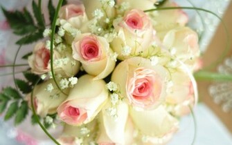 White Roses Wallpaper For Desktop