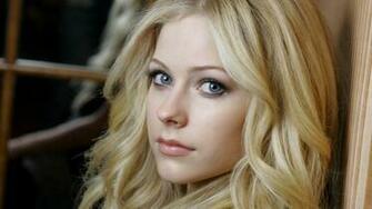 Beautiful Blonde Babe Desktop Pc And Mac Wallpaper