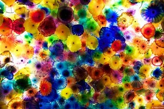 Di Como Is A Chandlier Created By The Glass Sculptor Dale Chihuly