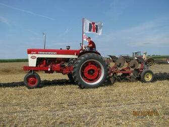 Farmall Wallpaper Thresherman S Show In Albert