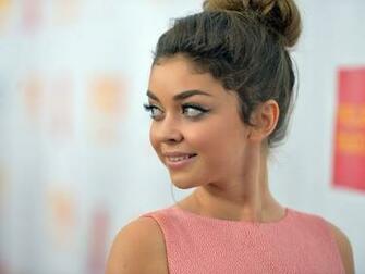 HD Sarah Hyland Wallpaper