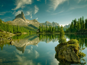 Picture Of Peaceful Nature At Lloyd Stephenson Wallpaper
