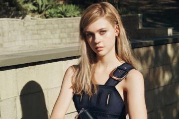 Nicola Peltz Famous Blonde Model Girl Wallpaper Nicolas