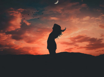 Sunset Girl Pictures Wallpaper