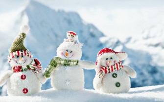 Charming Winter Friends Wallpaper