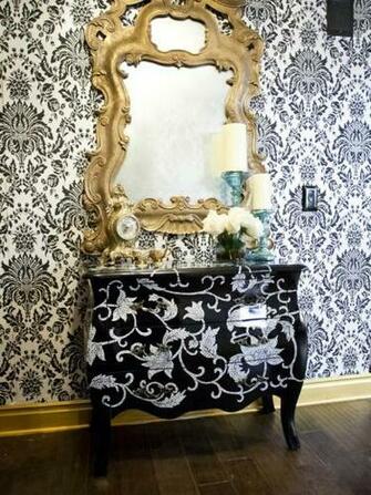 Entryway Brooks Set Out To Greet Guests And Judges With A Bang In