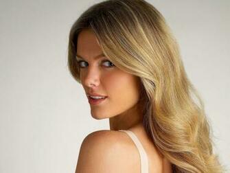 Brooklyn Decker Wallpaper Photo Gallery Image Thecelebritypix