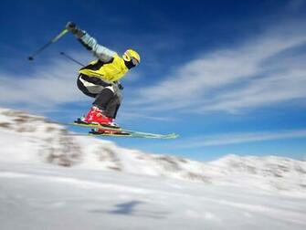 Skiing Wallpaper