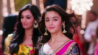 Alia Bhatt Badrinath Ki Dulhania Wallpaper Baltana