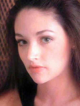 Olivia Hussey Hot Girls Wallpaper