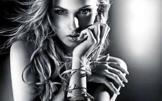Fashion Model HD Desktop Wallpaper