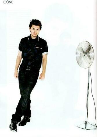 Emile Hirsch Image In A Magazine HD Wallpaper And