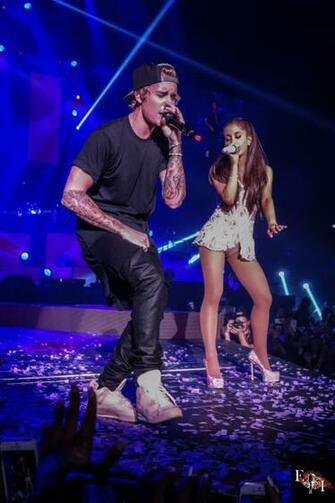 Surprise Justin Bieber Hits Up The Stage At Ariana Grande