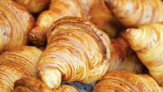 Croissant HD Wallpaper