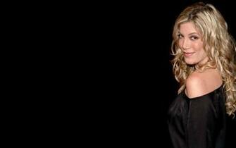 Tori Spelling Wallpaper Celebrities
