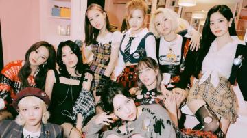 Twice The Feels Group Photo 4k Phone iPhone Wallpaper 1840c