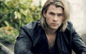 Chris Hemsworth Hollywood Actors Wallpaper